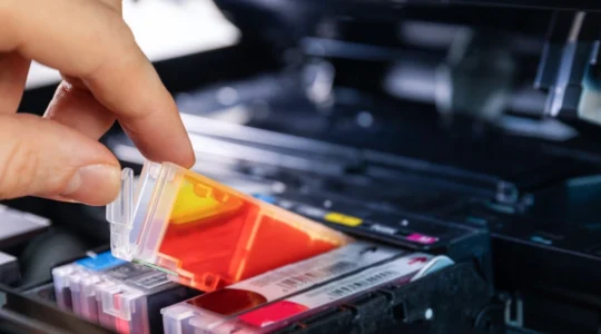 quelle-difference-entre-une-encre-d-origine-et-une-encre-generique-dans-la-duree-de-vie-de-l-imprimante